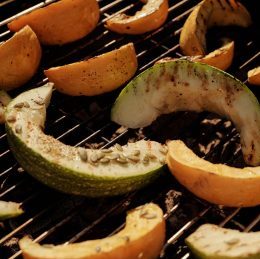 Kamado grill zöldségekkel